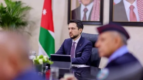 ولي العهد يؤكد أهمية إدامة التنسيق بين المؤسسات خلال التطورات الإقليمية