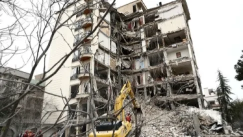 غارات أميركية إسرائيلية تضرب مواقع في طهران ومحيط مهرآباد