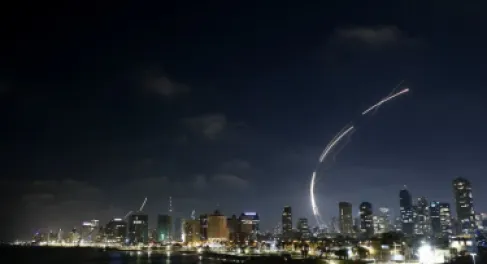 إسرائيل تتوعد إيران بضربات أشد بعد استمرار إطلاق الصواريخ