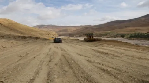 أبو السمن: إجراءات فنية لتعزيز تصريف المياه والحماية من السيول في المواقع المتضررة