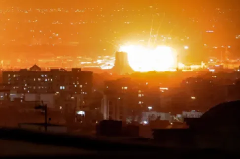 بعد البنى التحتية والنووية.. استهداف جامعة في العاصمة الإيرانية طهران