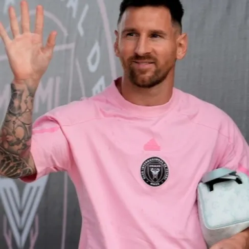 70 مليون دولار سنوياً تدفع ميسي للتحرك ضد التزوير