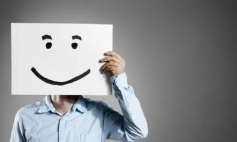 دراسة تحذر: الذكاء الاصطناعي (يجاملك) على حساب الحقيقة