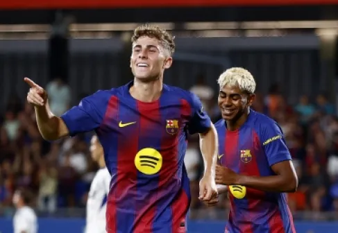 كان على وشك الرحيل.. كيف أنقذت رسالة واتساب مسيرة نجم برشلونة؟