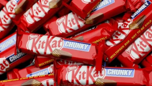 سرقة أكثر من 400 ألف قطعة شوكولا كيت كات في ظروف غامضة
