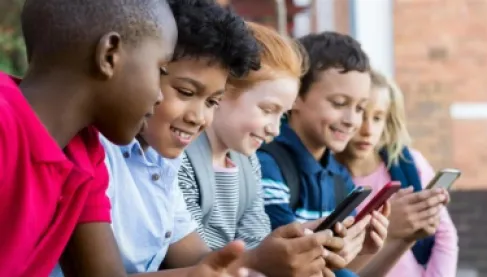 النمسا تخطط لحظر وسائل التواصل للأطفال دون 14 عاماً