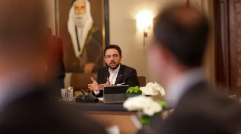 ولي العهد يؤكد أهمية الإسراع في تطوير وتنظيم البيئة التشريعية الداعمة للمشاريع الناشئة