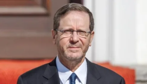 الرئيس الإسرائيلي يتمهل في دراسة ملف العفو عن نتنياهو رغم ضغوط ترمب