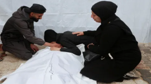 3 شهداء ومصابون جراء قصف الاحتلال حي الزيتون جنوب مدينة غزة