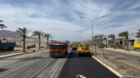 الأشغال تباشر أعمال صيانة لمدخل مدينة العقبة