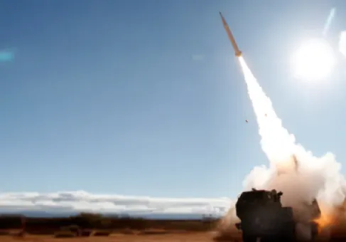 الكشف عن استخدام صاروخ (بريزم) الأميركي بحرب إيران