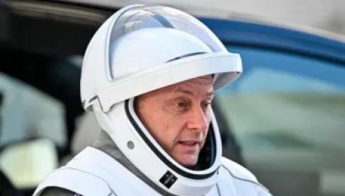 أول إجلاء طبي بتاريخ الفضاء.. الرائد فقد النطق