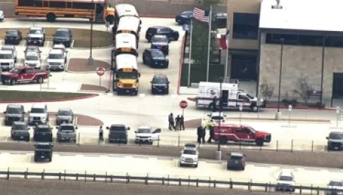 طالب أمريكي يُطلق النار على مُدرسته ثم يقتل نفسه بالرصاص