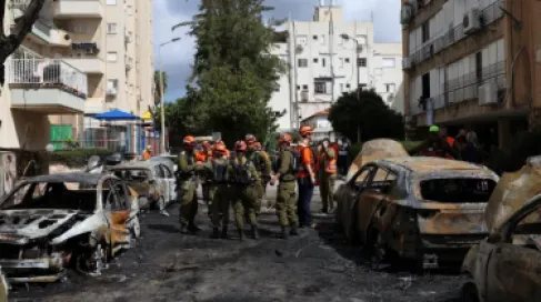 ذخائر حارقة بقُطر 10 كيلومترات.. كيف تعمل صواريخ إيران العنقودية؟