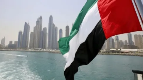 دبي تعلن إخماد حريق في ناقلة نفط كويتية عملاقة بعد استهداف إيراني