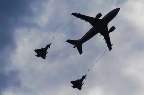 التزوّد الجوي بالوقود.. سر التفوق العسكري في الحروب الحديثة