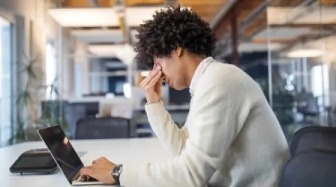 دراسة: 10 ساعات جلوس يوميّاً تزيد أمراض القلب والوفاة المبكرة