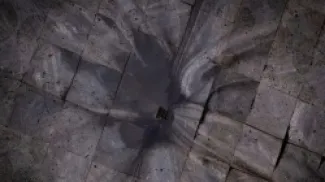 مطار سوداء في طهران تتدفق في قناة للصرف الصحي