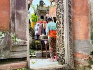 بالي هي الجزيرة الوحيدة في إندونيسيا ذات الأغلبية الهندوسية