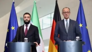 التقى الرئيس السوري أحمد الشرع المستشار الألماني فريدريش ميرتس الاثنين في برلين