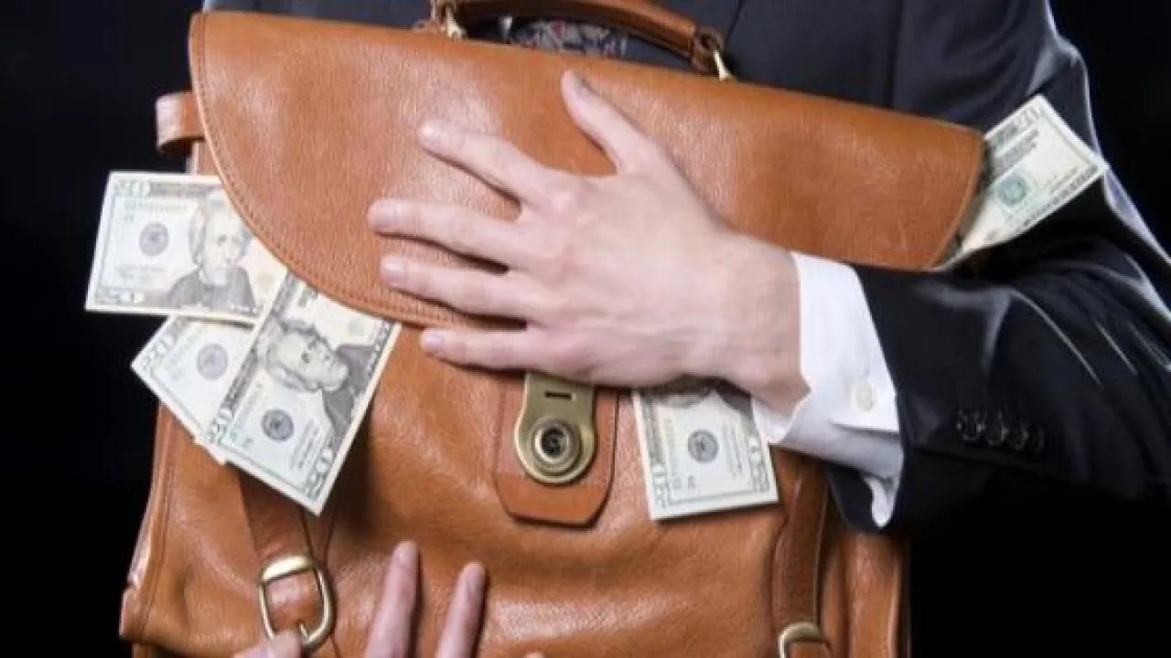 اليكم تفاصيل اختلاس حساب رجل اعمال في بنك اردني 