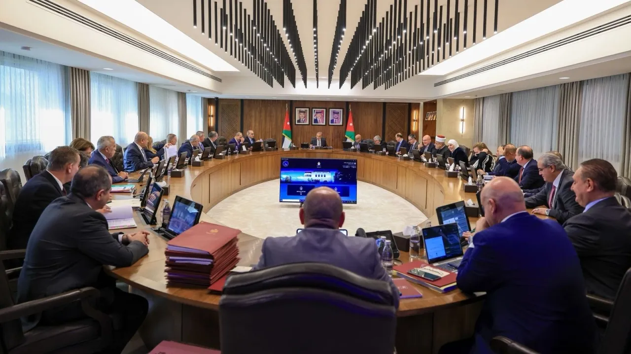 عاجل | مهم للأردنيين.. قرارات من مجلس الوزراء تتعلَّق بالتَّعامل مع تداعيات الأزمة الإقليميَّة 