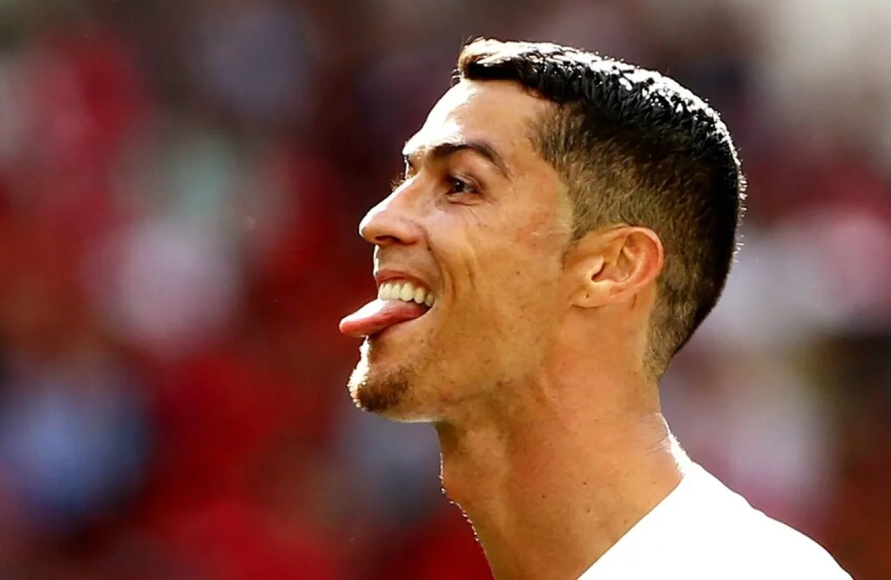 كريستيانو رونالدو يرفض عرضا خياليا لمجاورة ميسي 