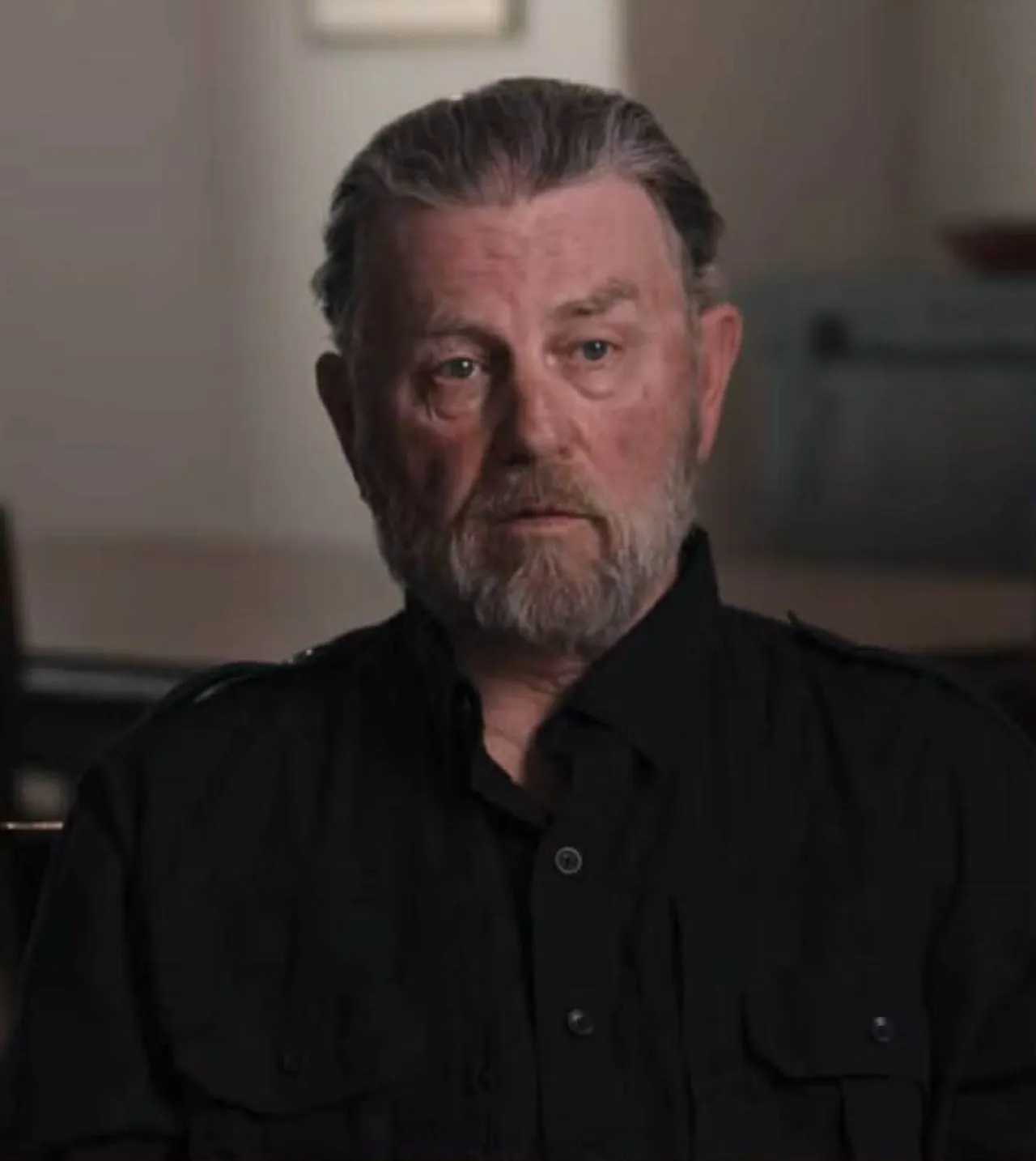 عاجل ضابط مخابرات يكذب ترمب : عملية انقاذ الطيار كانت محاولة استيلاء على يورانيوم 