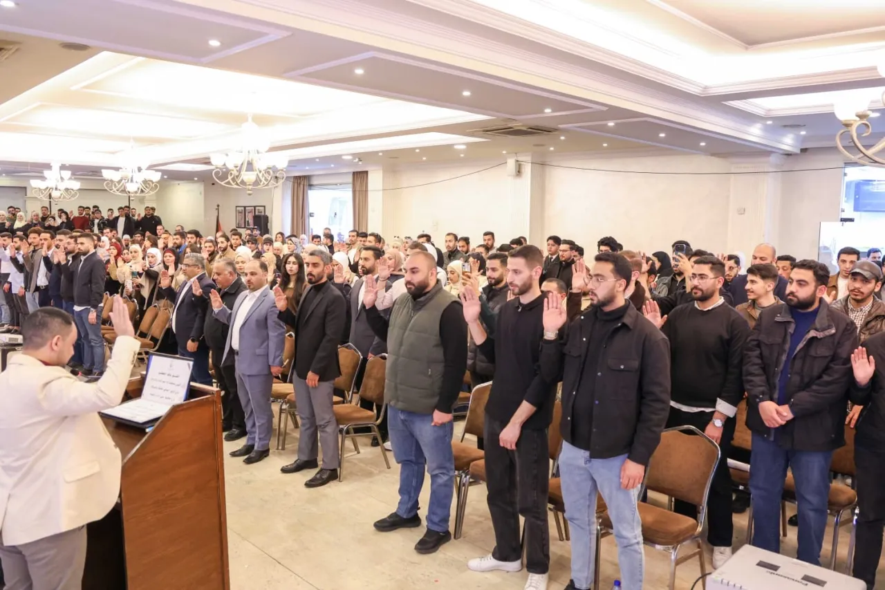 250 مهندسا ومهندسة يؤدون القسم القانوني امام نقيب المهندسين 