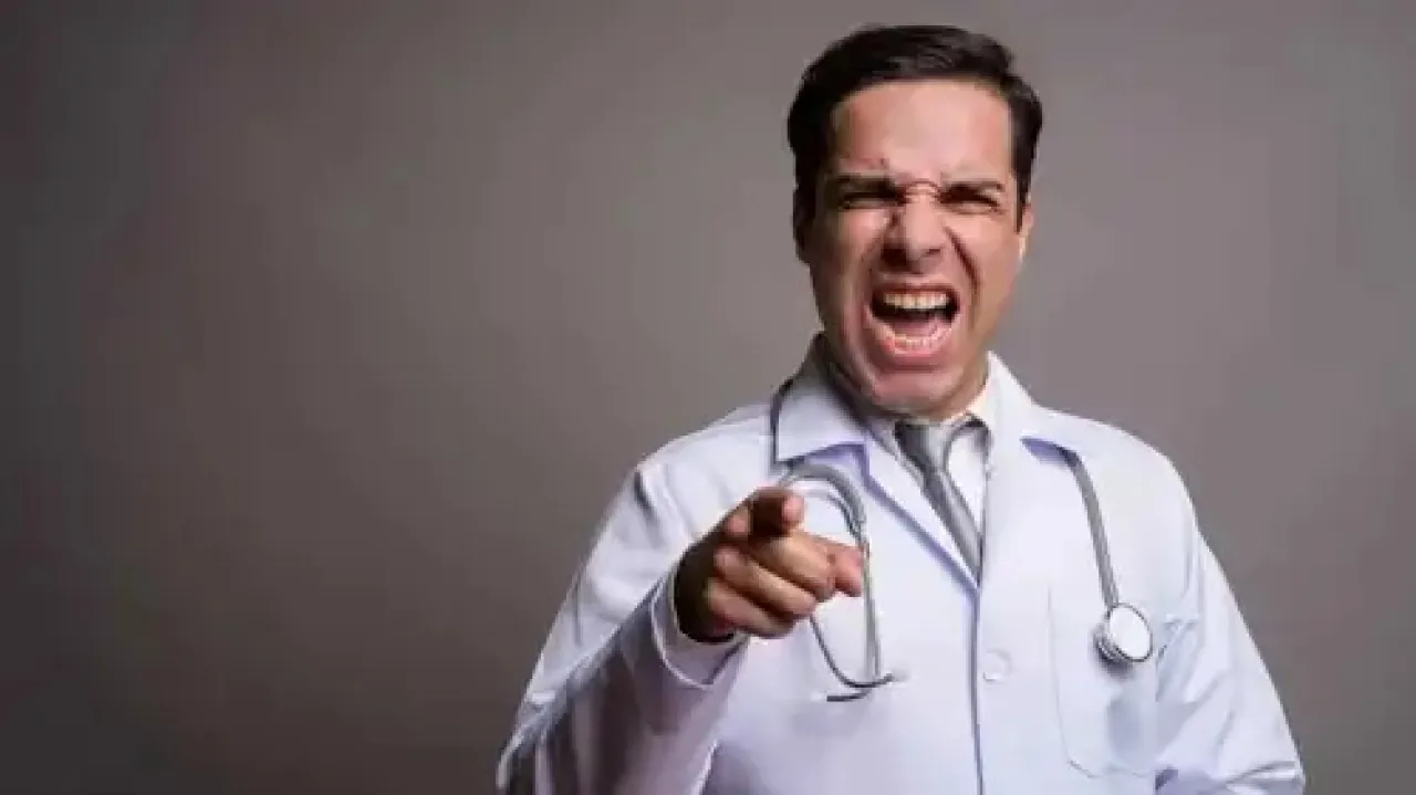 (رهاب الأطباء).. لماذا يخاف البعض زيارة العيادات؟ 