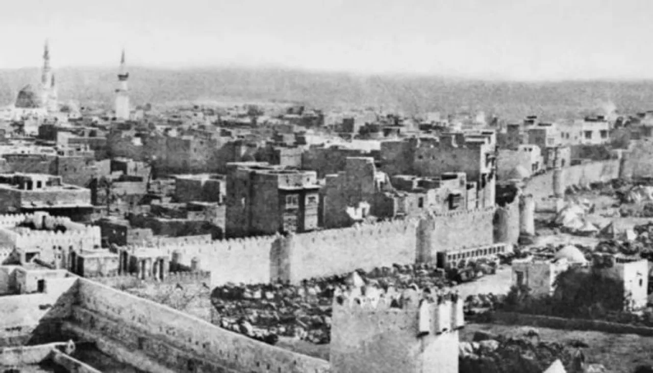 صورة عمرها 165 سنة توثق ملامح المدينة المنورة 