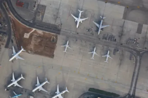 ضربات صاروخية تعطل هبوط 6 طائرات عسكرية ومدنية بتل أبيب