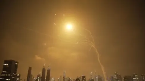 إسرائيل تتعرض لأوسع هجوم إيراني منذ بدء الحرب