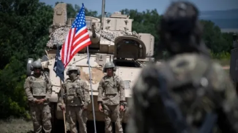 إعلام أمريكي: الجيش الأمريكي قدم لترمب خطة للاستيلاء على اليورانيوم العالي التخصيب في إيران