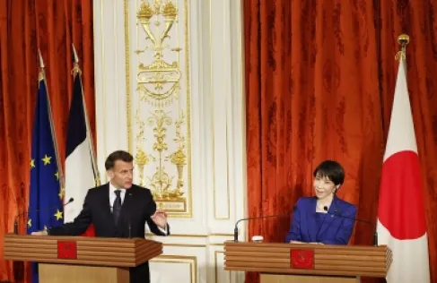 ماكرون: فتح مضيق هرمز بالقوة غير واقعي