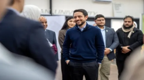 ولي العهد يؤكد خلال زيارته إلى الجامعة الألمانية أهمية تمكين الشباب وتطوير مهاراتهم