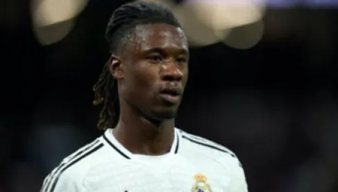 فرصة لكبار أوروبا.. ريال مدريد يرحب ببيع كامافينغا