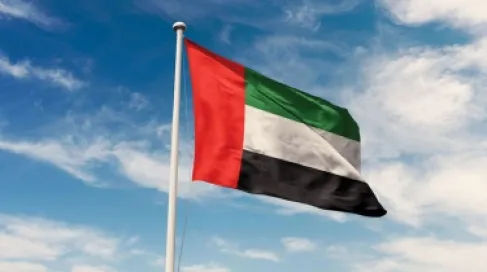 الإمارات: وفاة شخص بسبب سقوط شظايا على منشآت للغاز