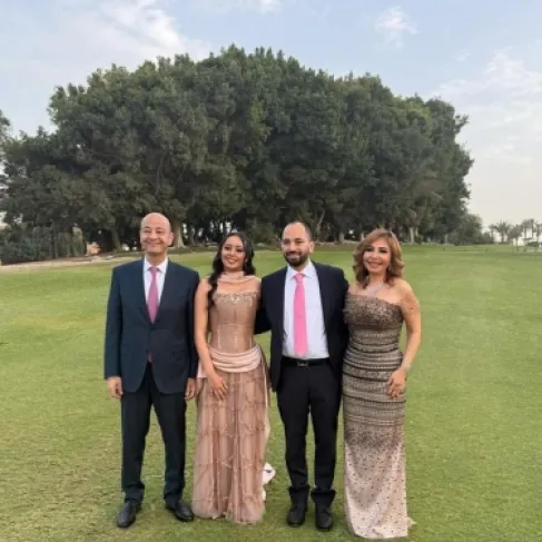 لميس الحديدي وعمرو أديب يجتمعان بعد طلاقهما في حفل خطوبة نجلهما