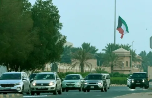 الكويت.. استهداف مصفاة ميناء الأحمدي بطائرات مسيرة واندلاع حرائق