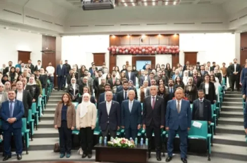 بحضور رئيس الديوان الملكي .. طلبة طب الأسنان في عمّان الأهلية يؤدّون قسم المهنة لبدء التدريب السريري