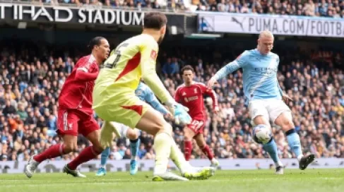 إعصار هالاند يدمر ليفربول .. فوز عريض للسيتي في الكأس - فيديو