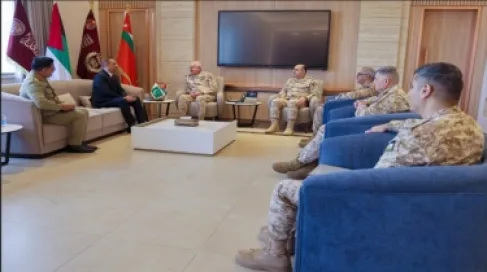 الأردن وباكستان يبحثان تعزيز العلاقات العسكرية