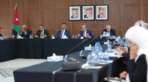 الحكومة تواصل حوارات قانون الإدارة المحلية وتبحث تمكين البلديات وتعزيز الرقابة