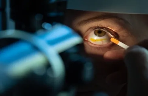 فيروس يصيب الحيوانات المائية ينتقل لعين الإنسان!