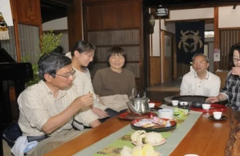 الأكل ببطء.. خطوة صغيرة لصحة أفضل