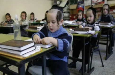 Netanyahu Approves Return to In-Person Education