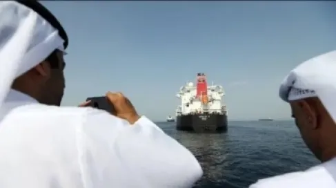 (مستقبل التجارة العالمية لن يعتمد على مضيق هرمز بعد الآن) – مقال في فايننشال تايمز