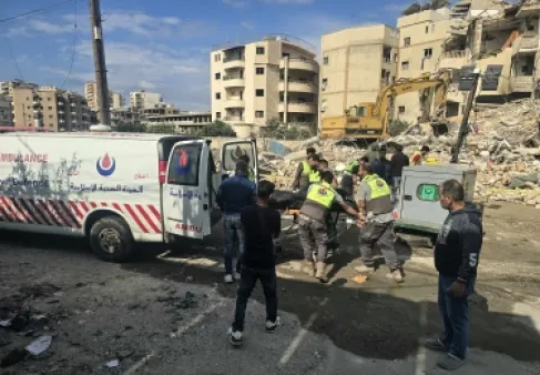 إسرائيل تنذر مناطق بالإخلاء وتكثف غاراتها على جنوب لبنان