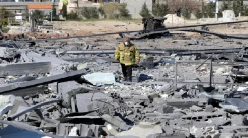 حزب الله يؤكد حقه بالرد على العداون الاسرائيلي بعد الغارات الدامية على لبنان